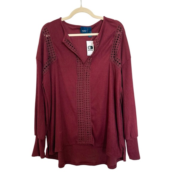 Daytrip Tops - NWT Daytrip Burgundy Crochet Top